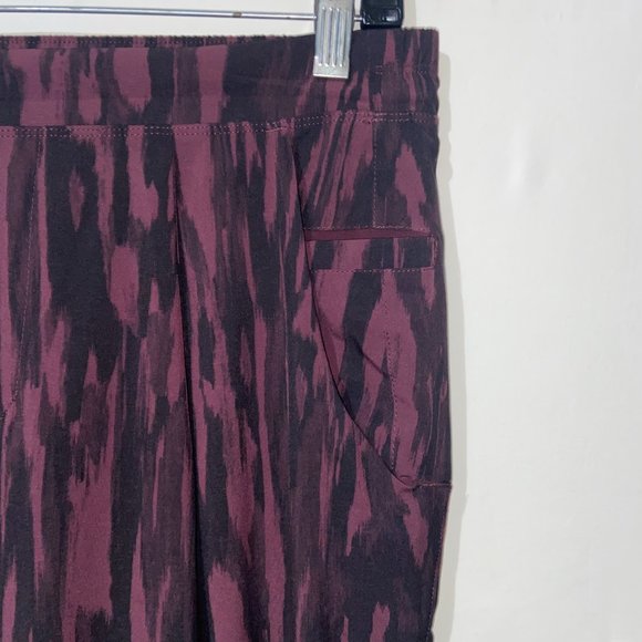 Lululemon Dark Maroon / Black Multi 7/8 Pant *26" - Unknown Size (Approx. 10) - Picture 4 of 9